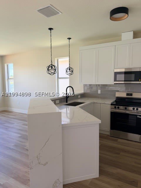 3711 NE 23rd Ct – photo 1