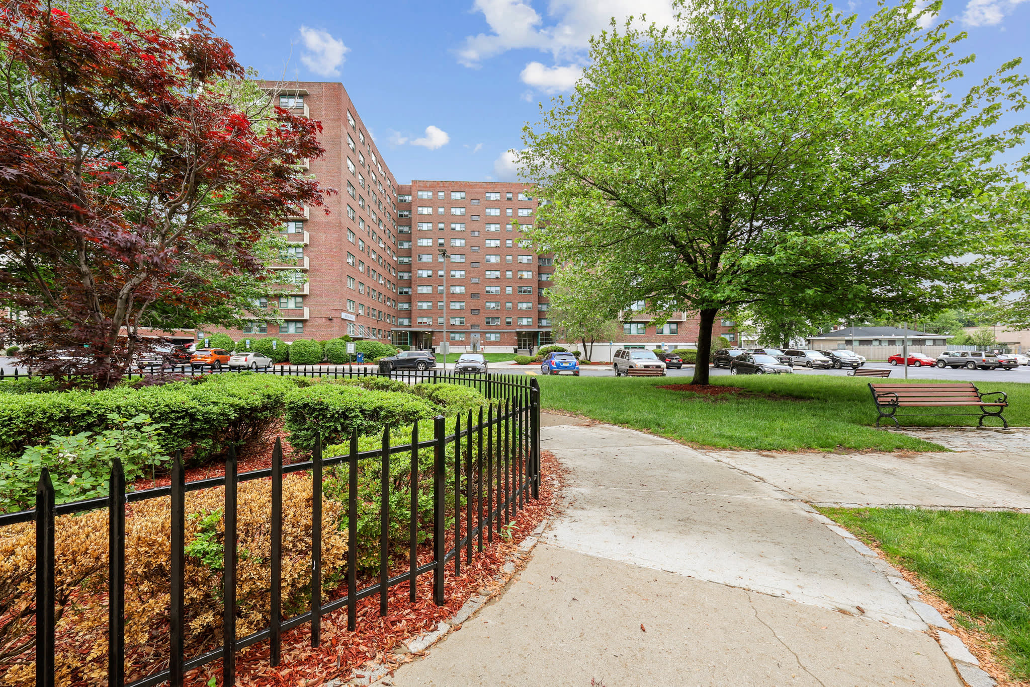 528 Grove St – photo 1