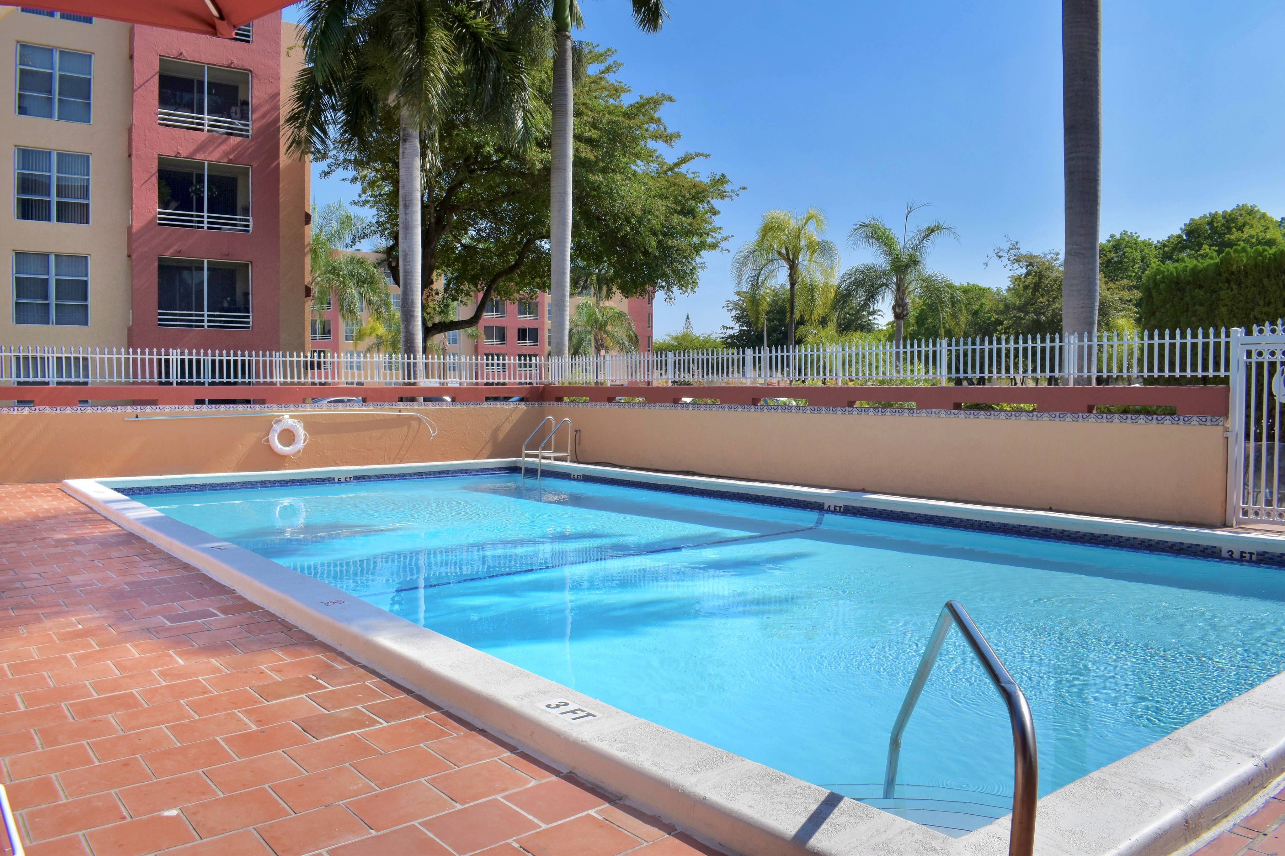 International Club Apartments – photo 1