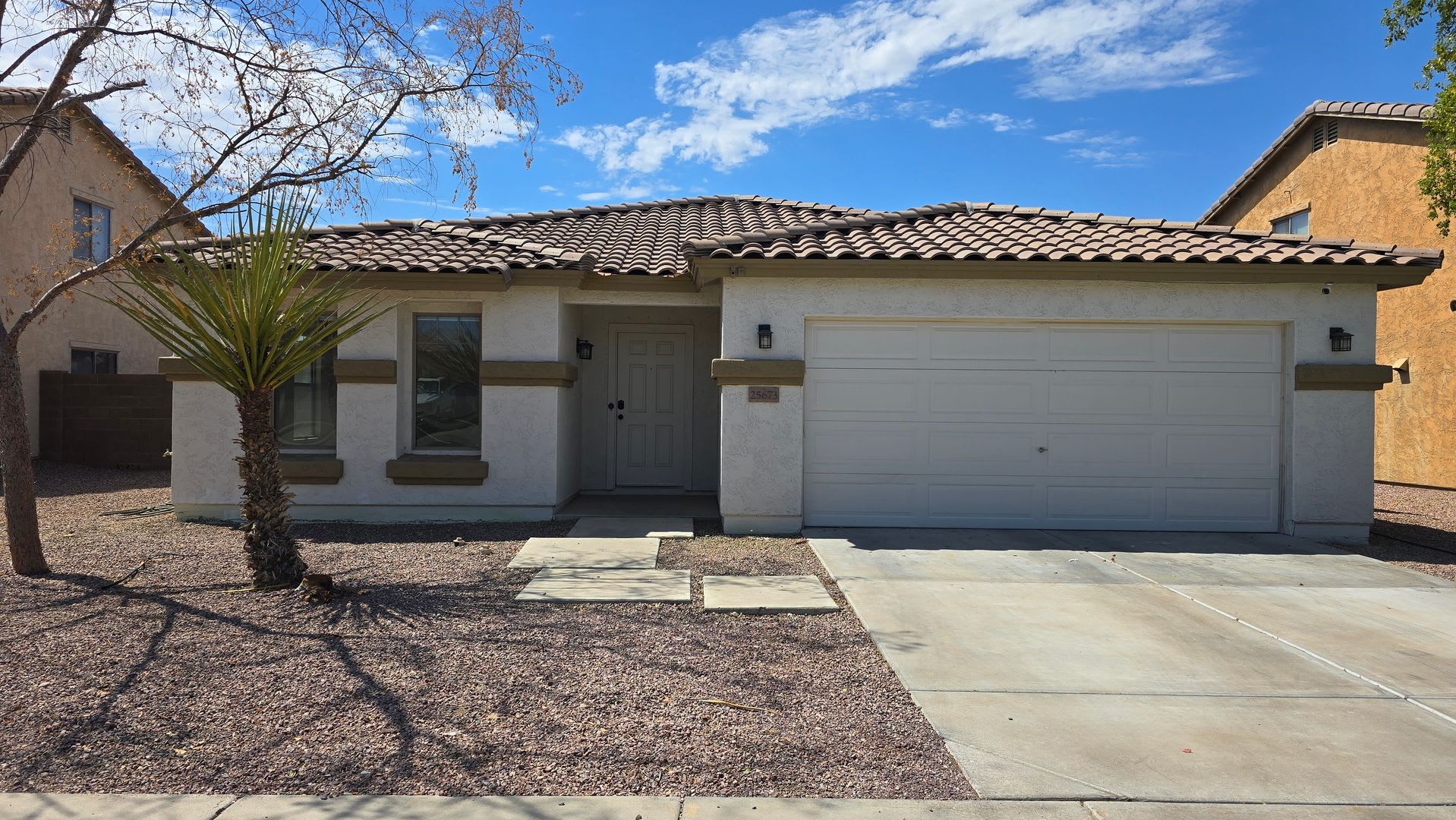 Lovely 4 bedroom 2 bath home +Den in Sunset Point Community Of Buckeye! – photo 1