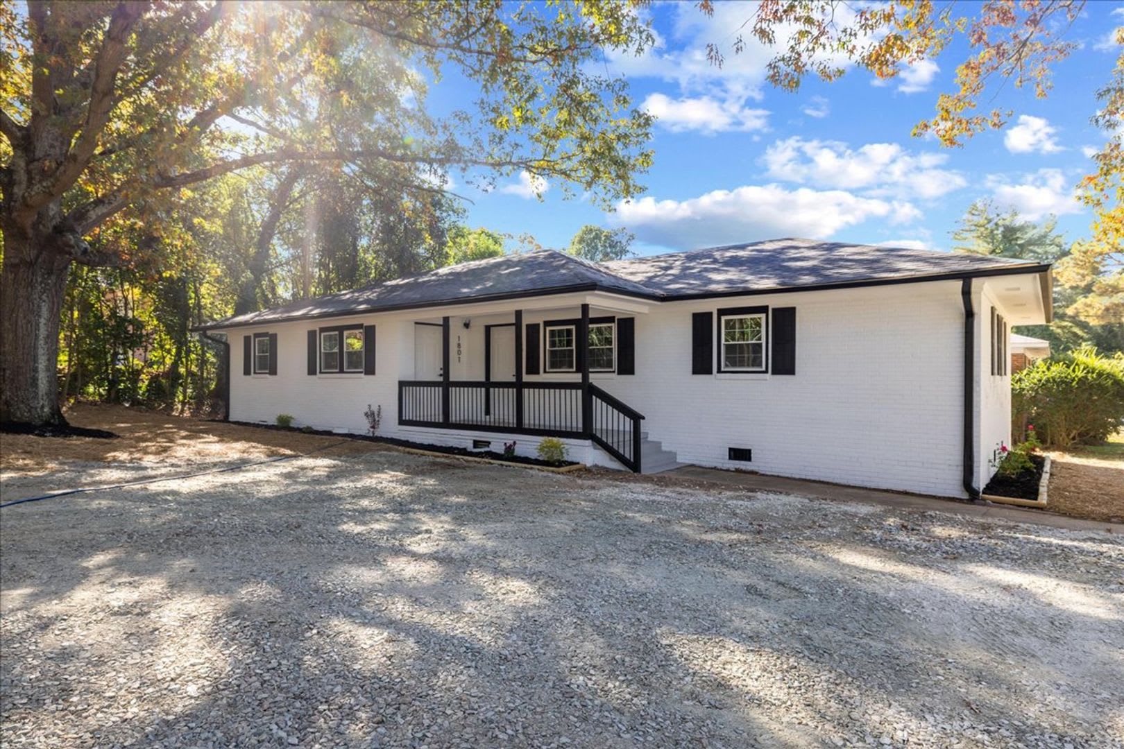 Remodeled 2bd/ 1ba Duplex near Duke University – photo 1