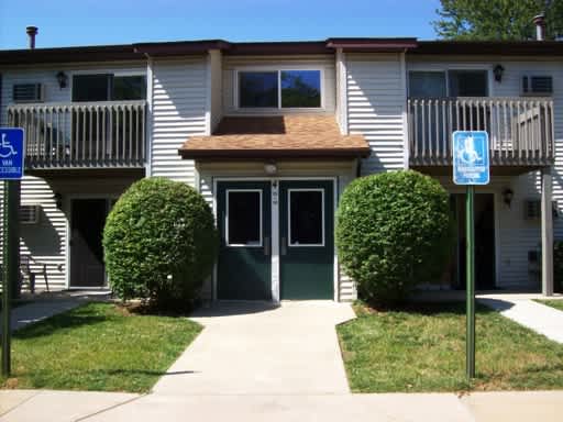 550 Riverside Dr – photo 1 of 9