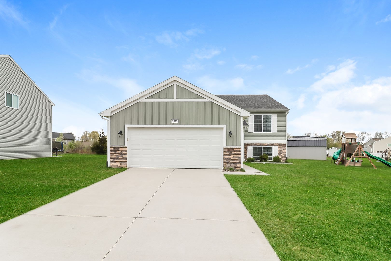3049 Trafalgar Drive – photo 1 of 18