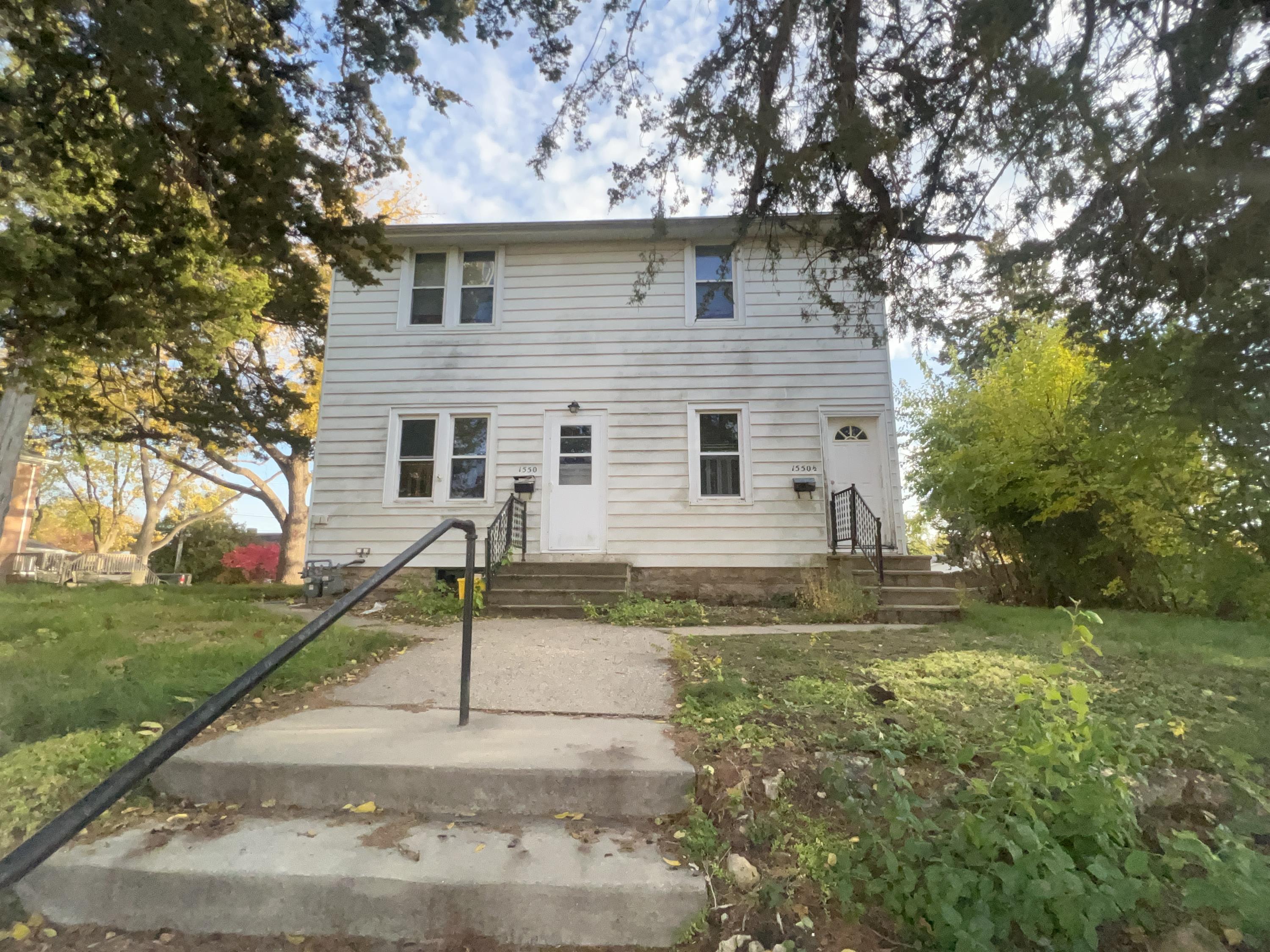 1550 West 3rd Street – photo 1 of 9