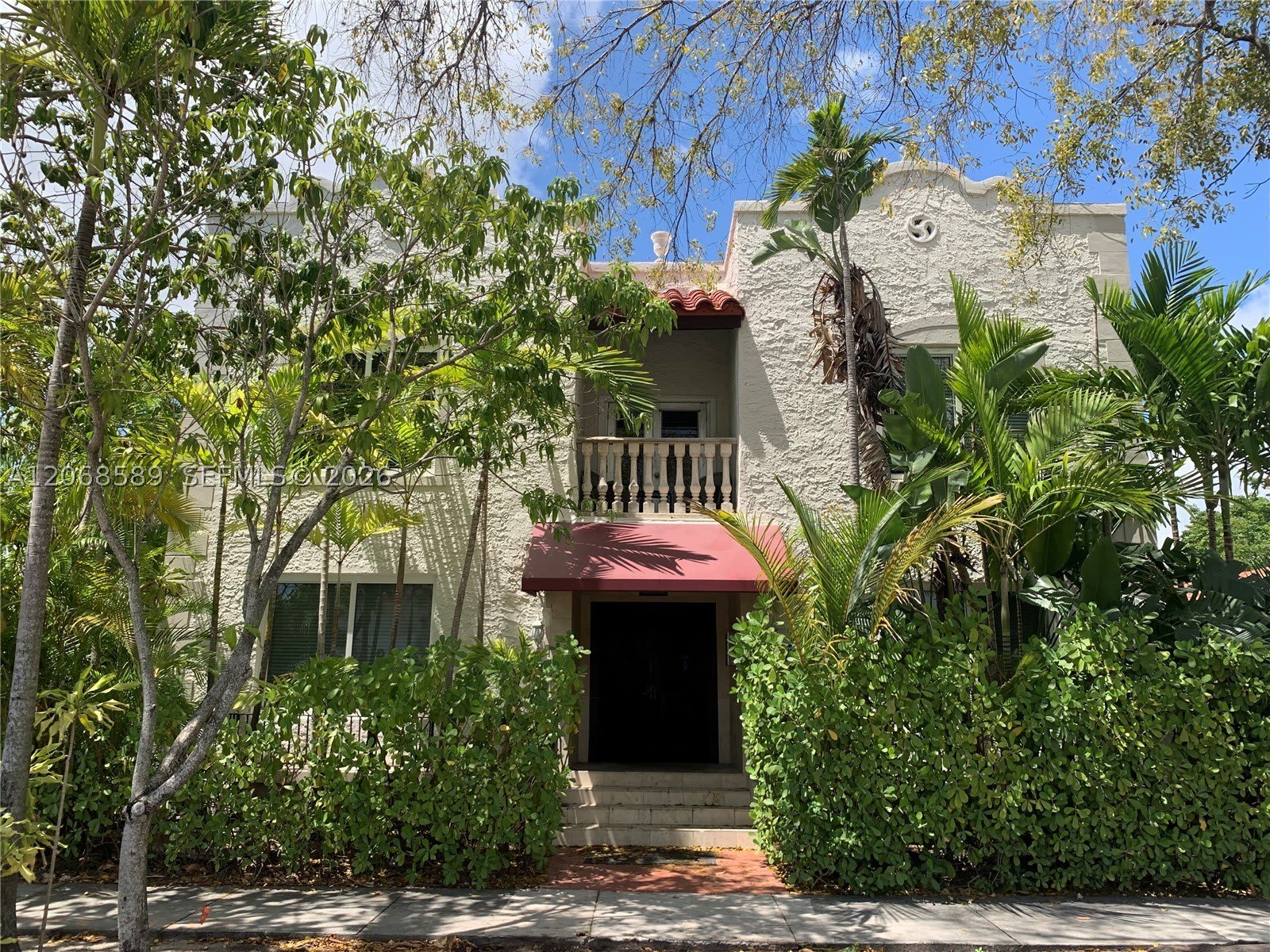 712 SW 56 AV – photo 1