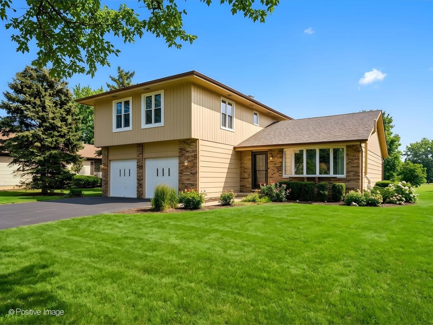 887 Braintree Lane – photo 1 of 27
