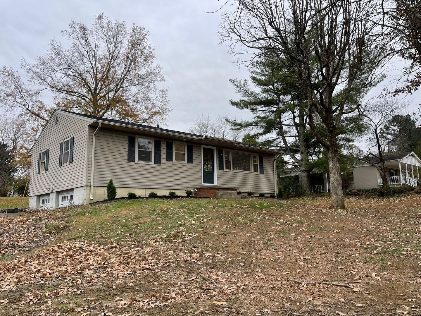 House in Benton City Limits – photo 1 of 17