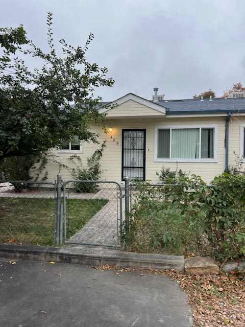 489 N Raynolds Ave – photo 1 of 11