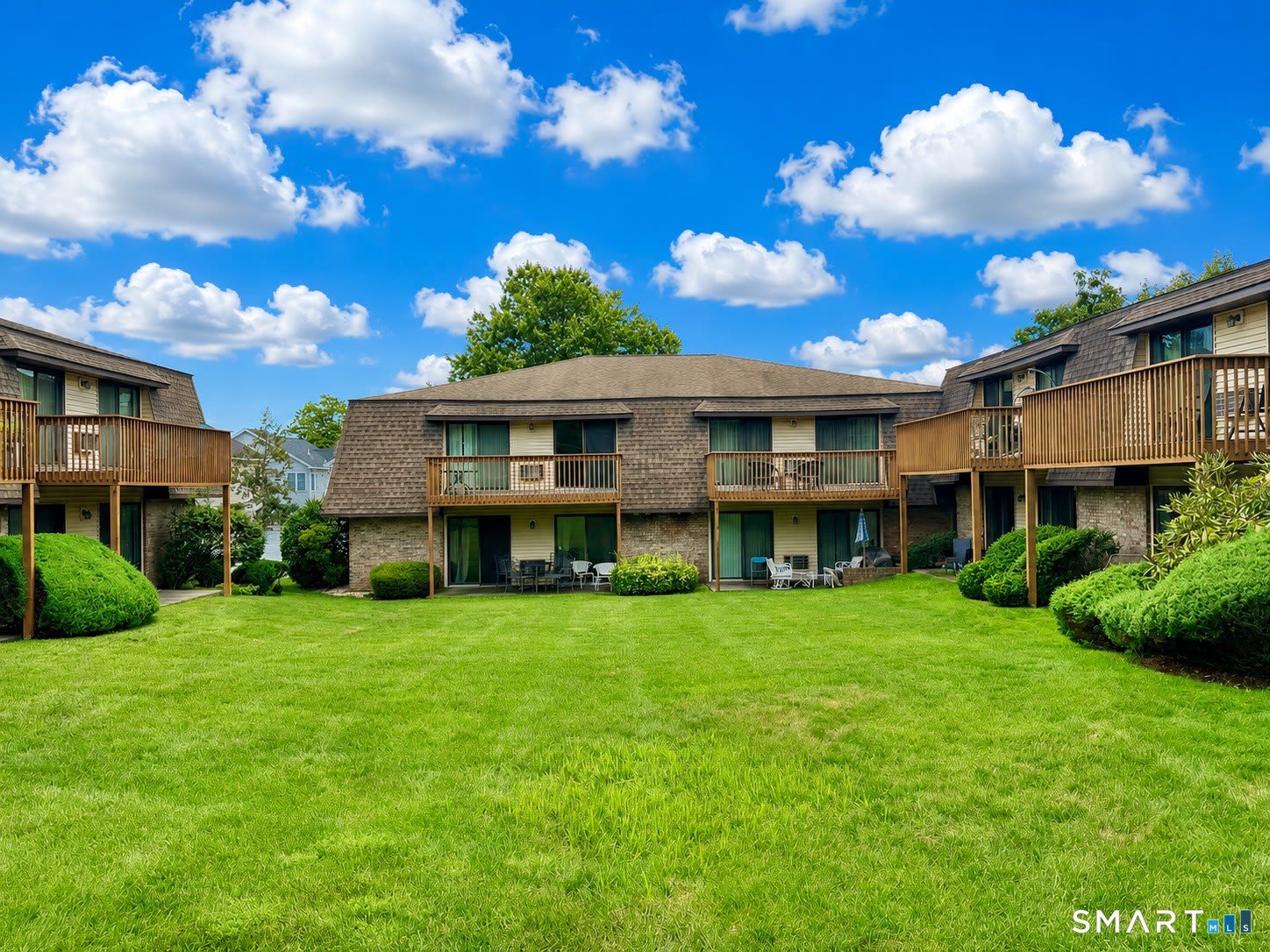 180 Colonial Road – photo 1