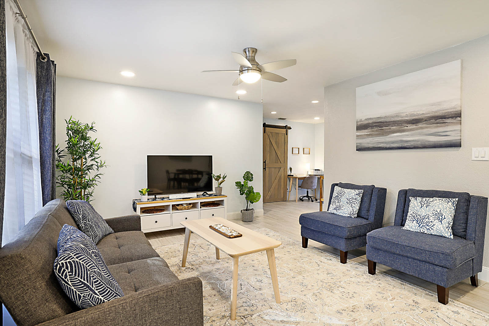11545 Sunset Blvd – photo 1