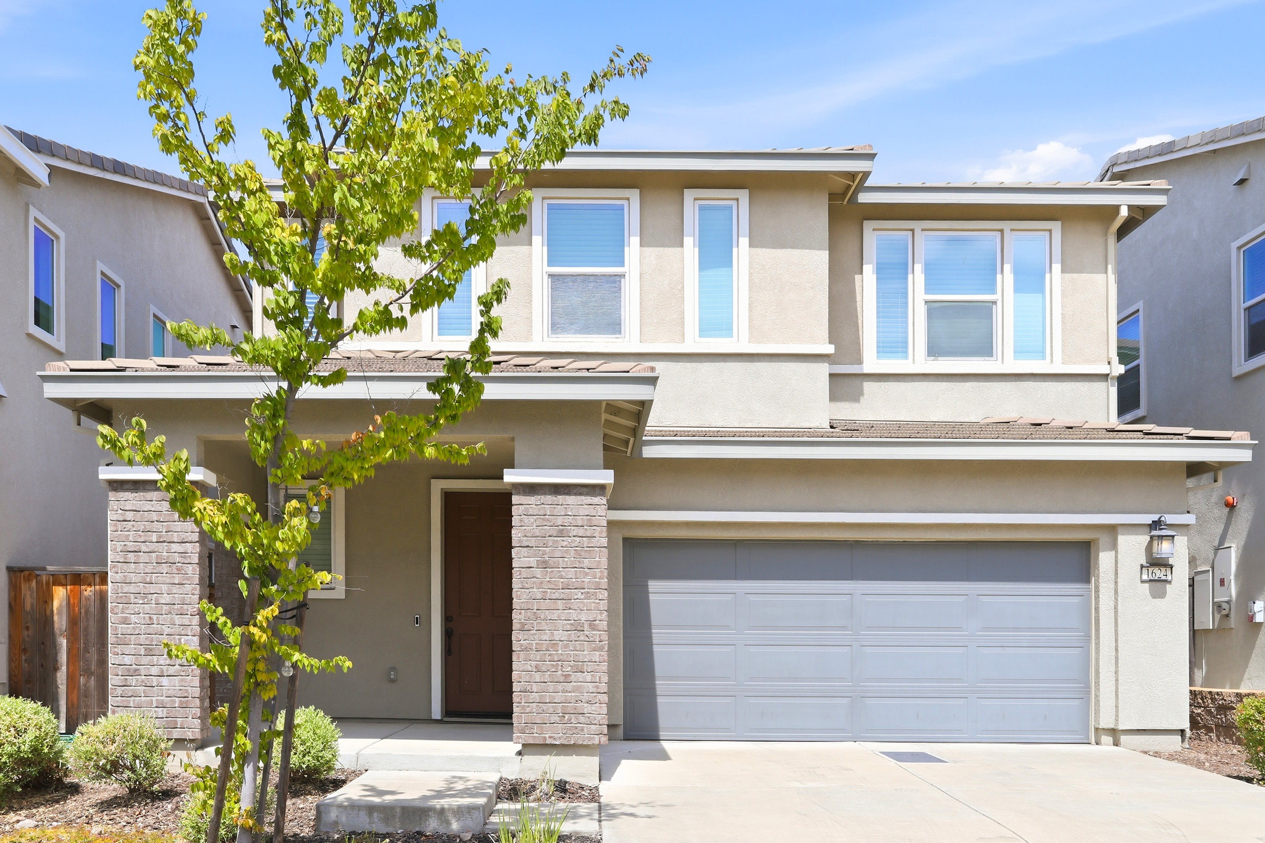 1624 Lion St – photo 1 of 281