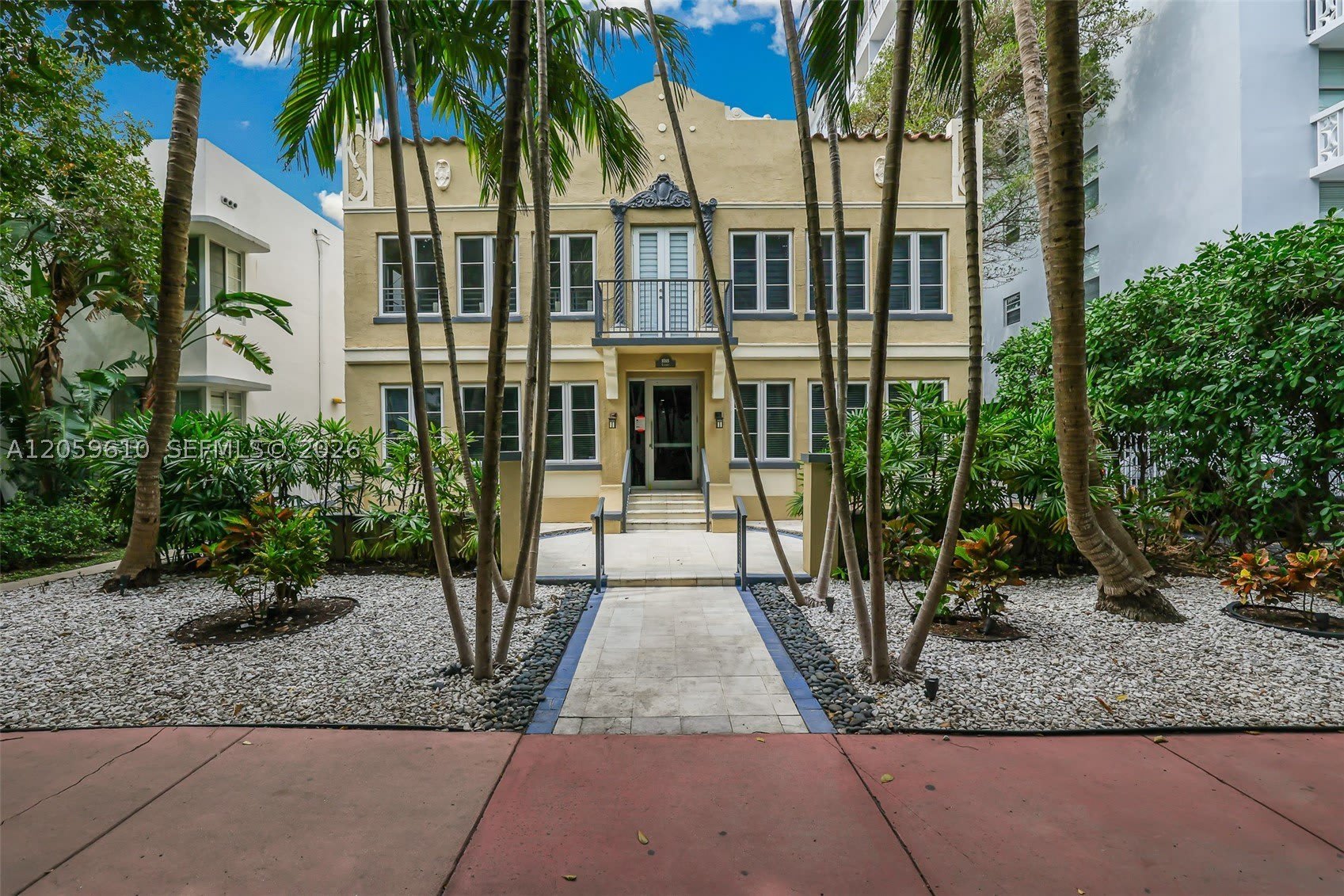1018 Meridian Ave – photo 1