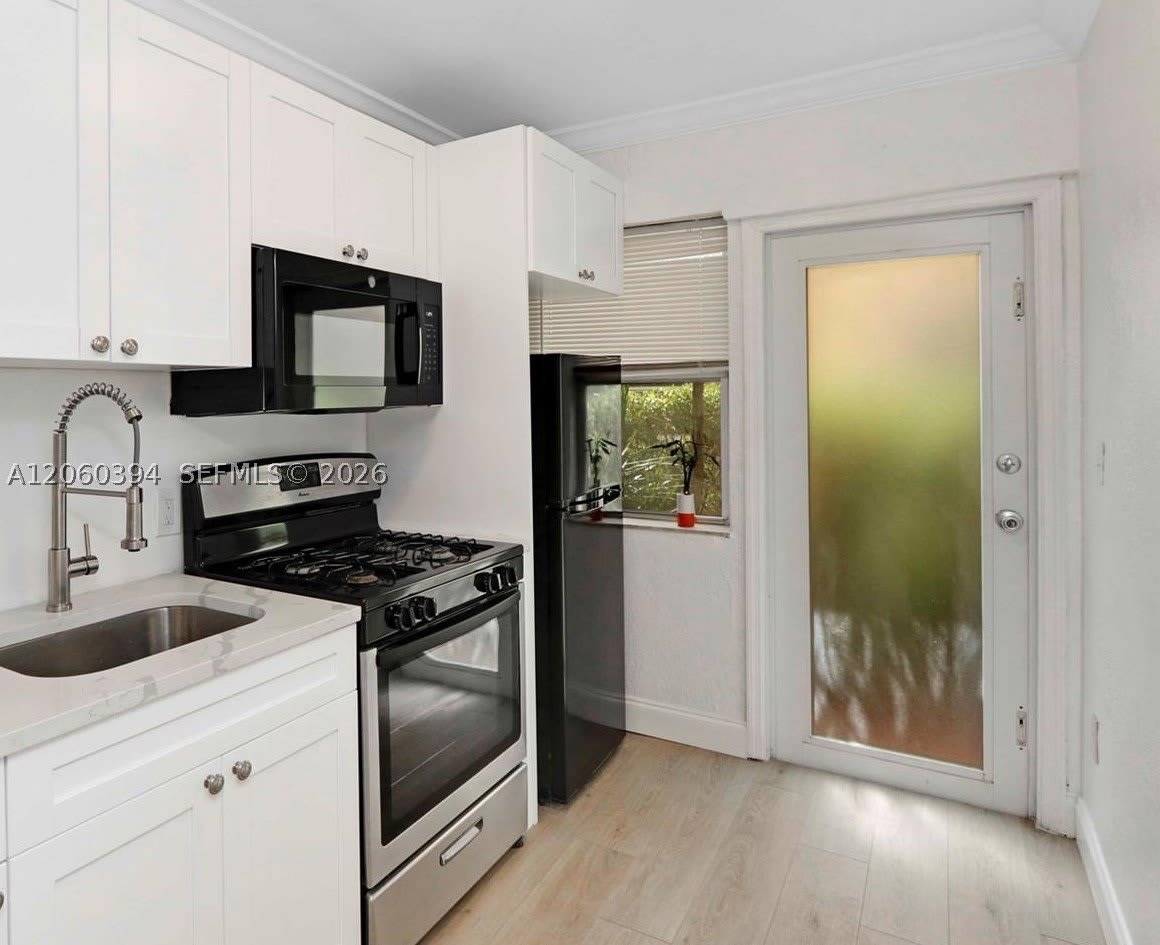 6831 Abbott Ave – photo 1