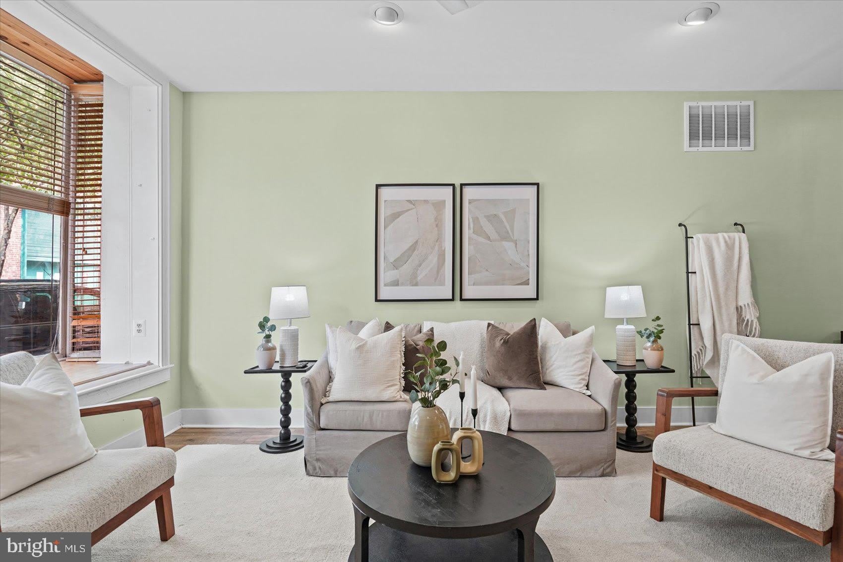 211 PENN Street – photo 1