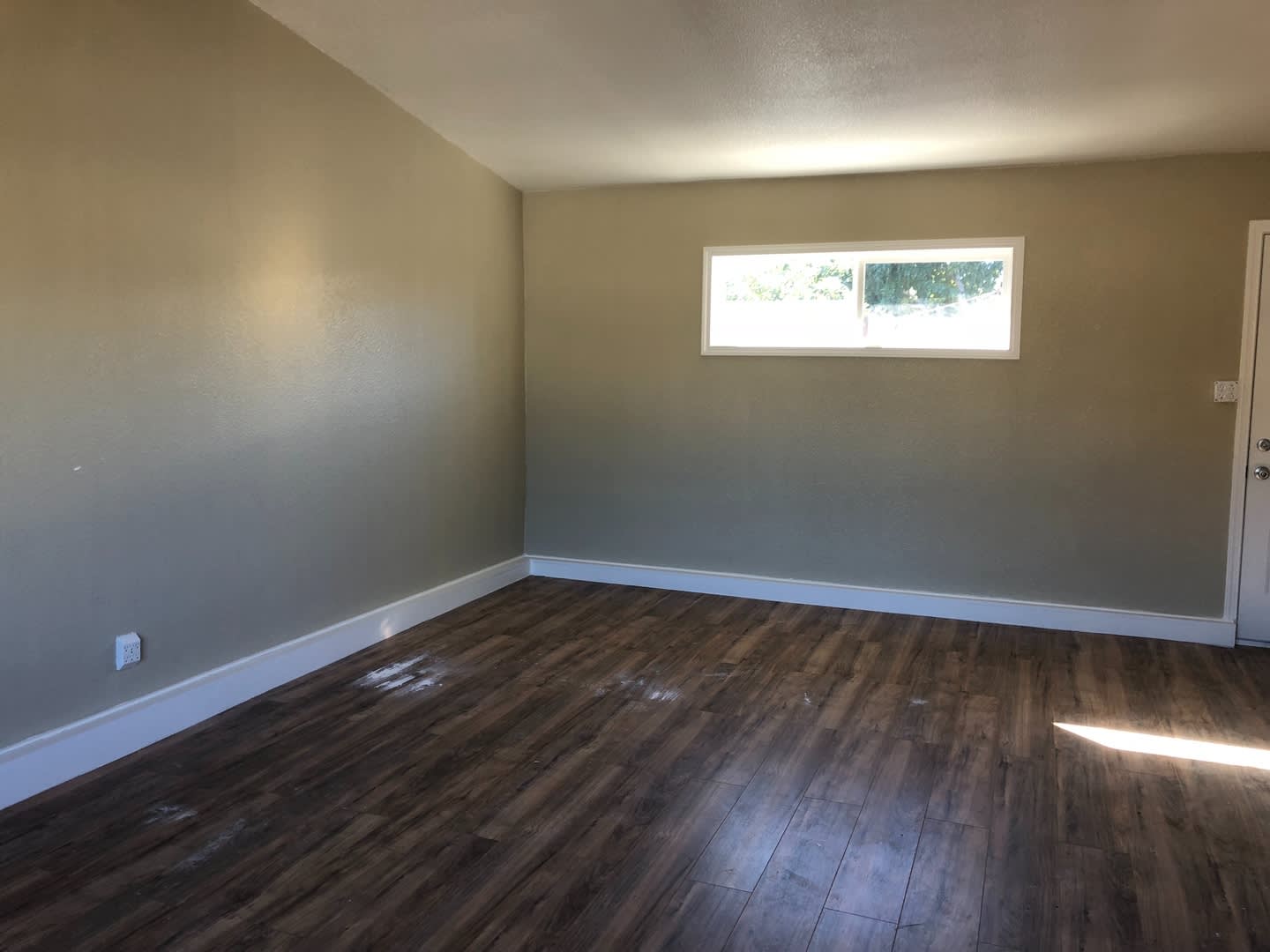 3138 E Avenue Q4 Palmdale Ca 93550 – photo 1 of 104