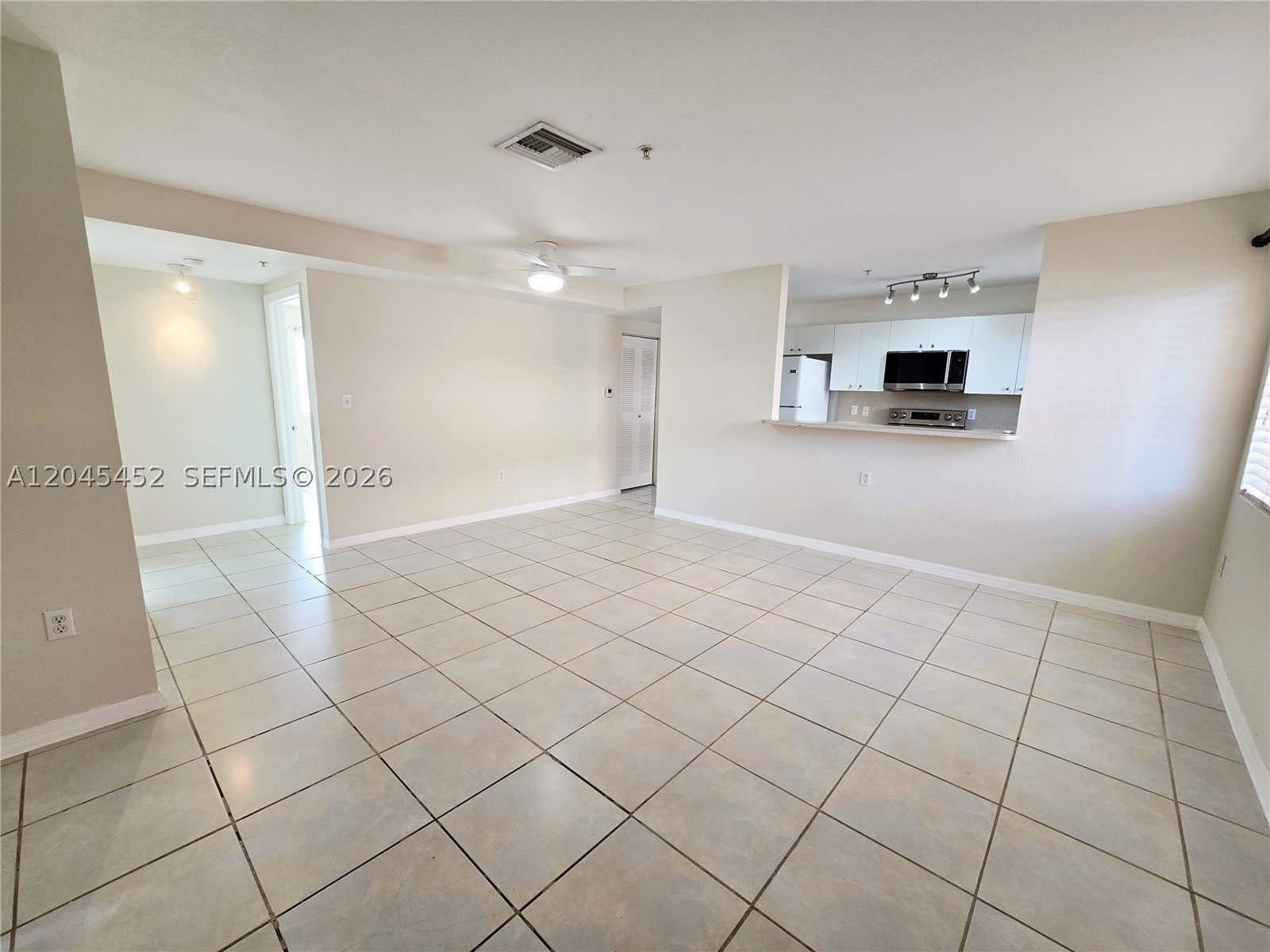 1627 NW 18th St – photo 1