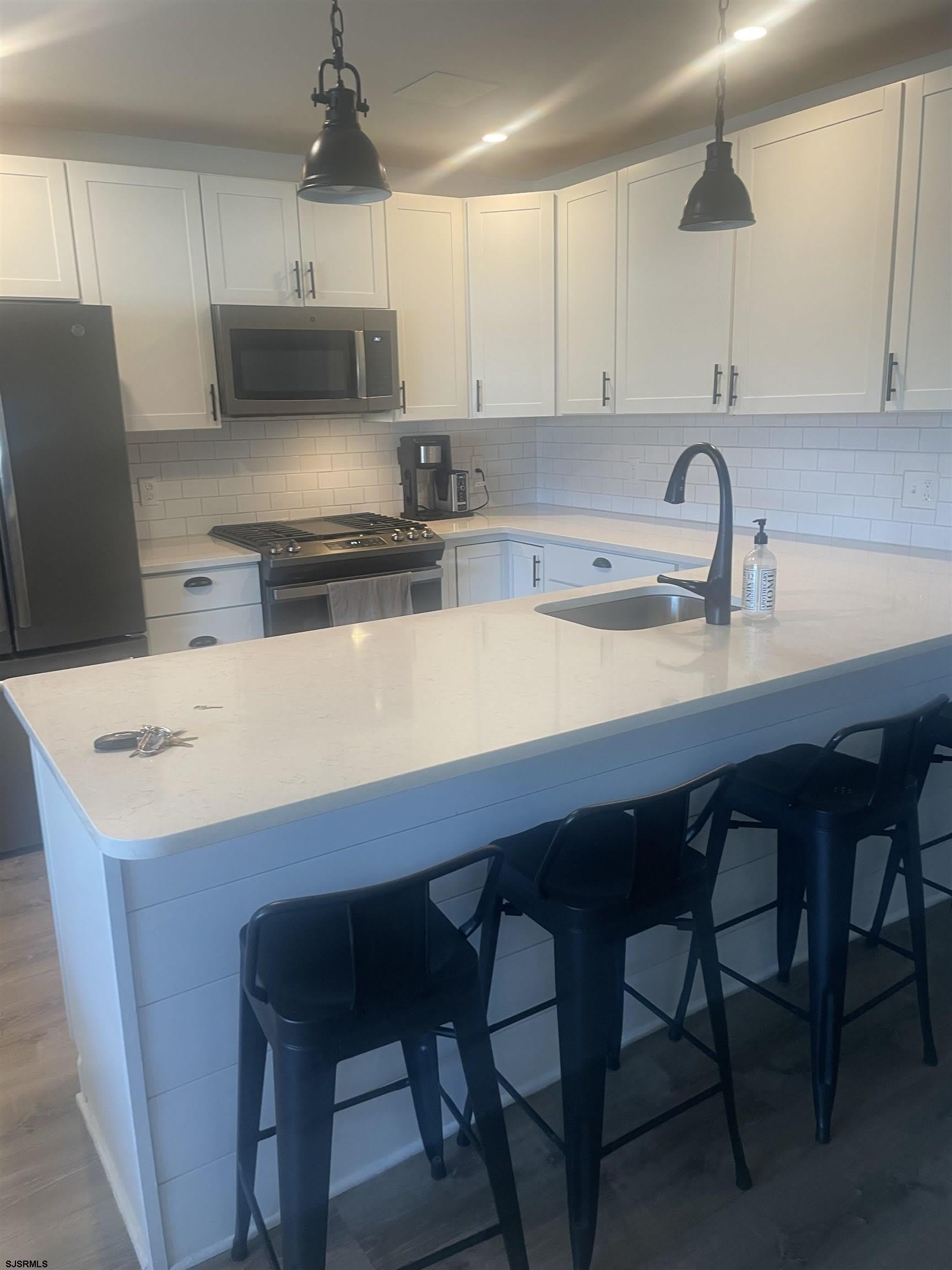 4901 Harbor Beach Blvd – photo 1 of 7