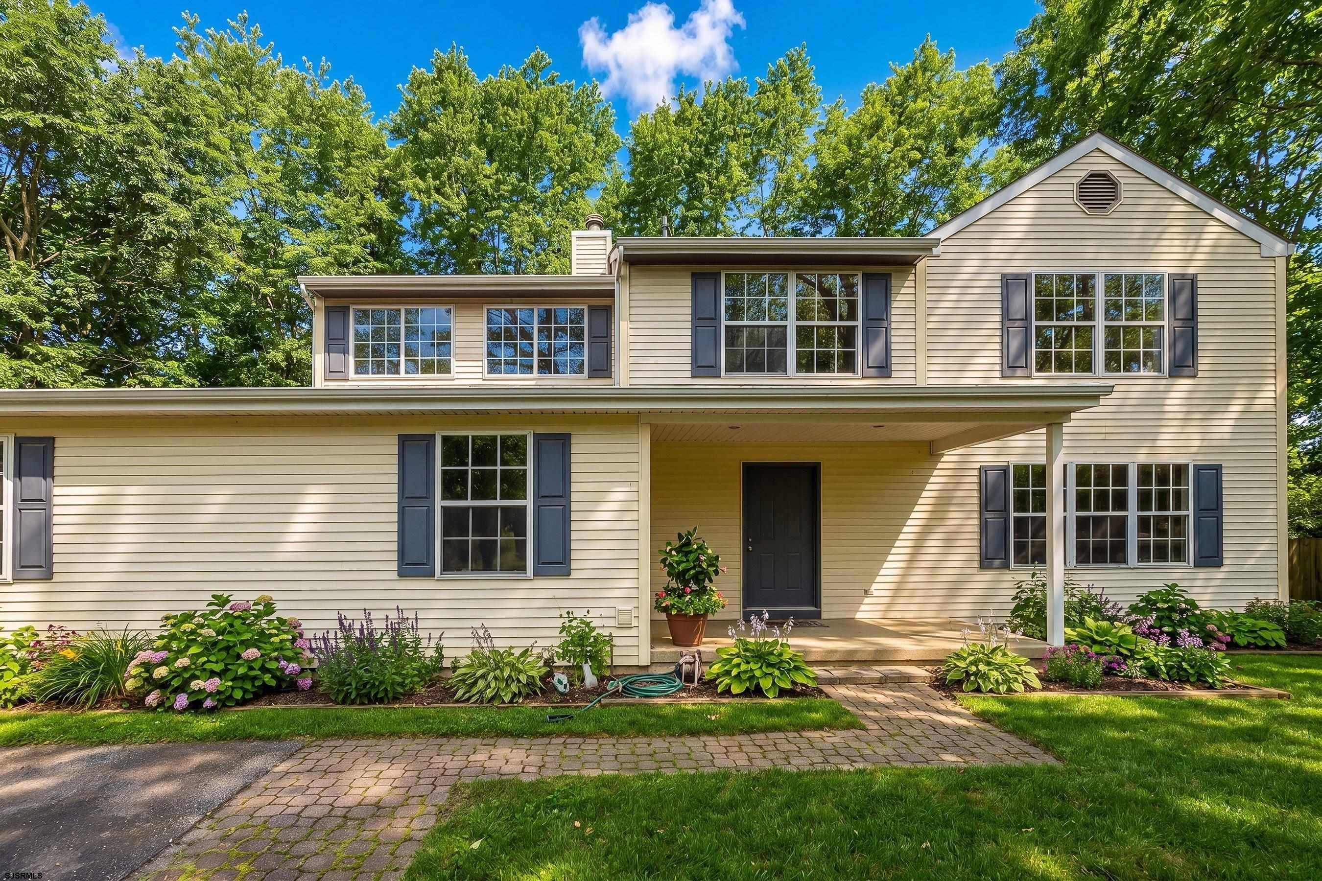 1 Broadmoor Dr – photo 1