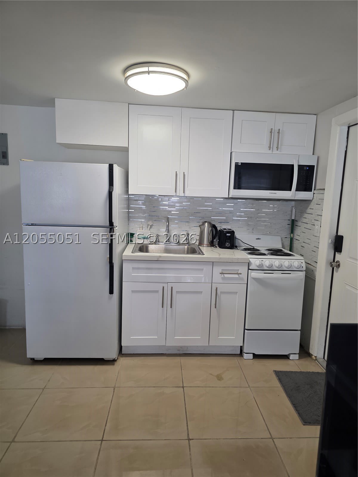 5712 Hollywood Blvd – photo 1