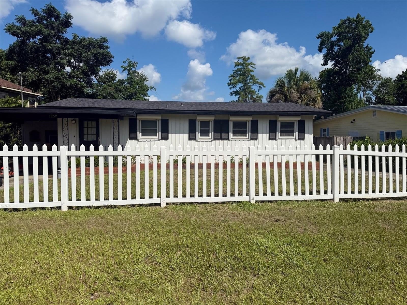 1932 CRESCENT Boulevard – photo 1