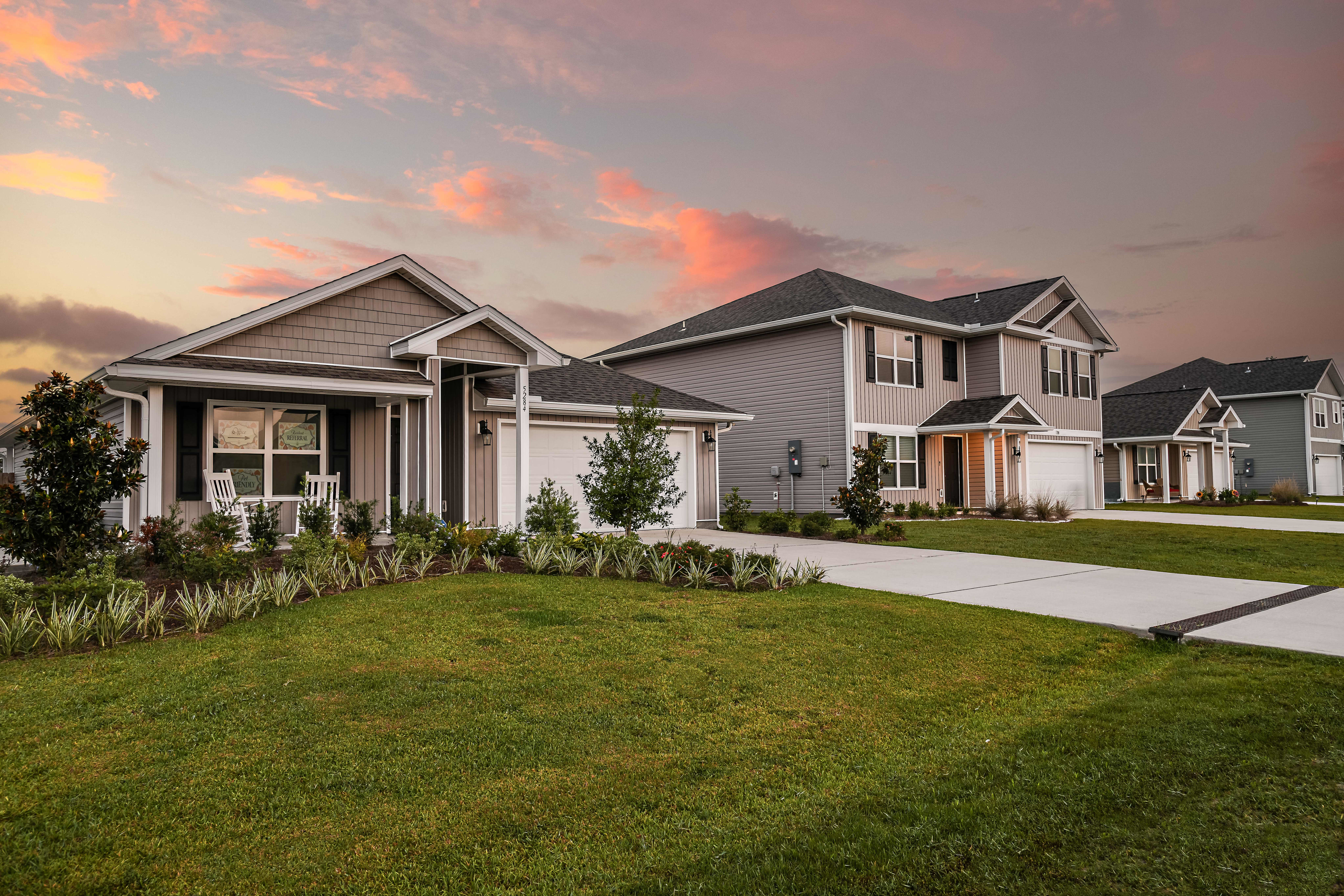 Sunset Village – photo 1