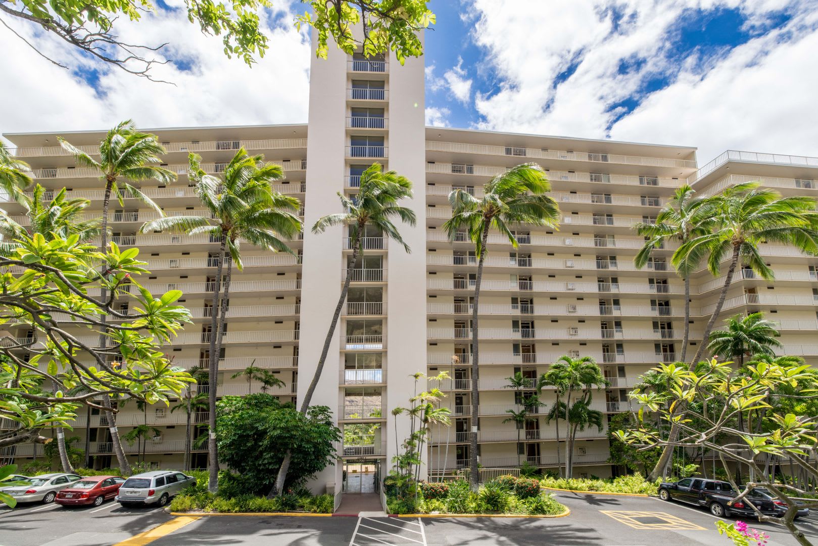Makaha Valley Towers – photo 1 of 25