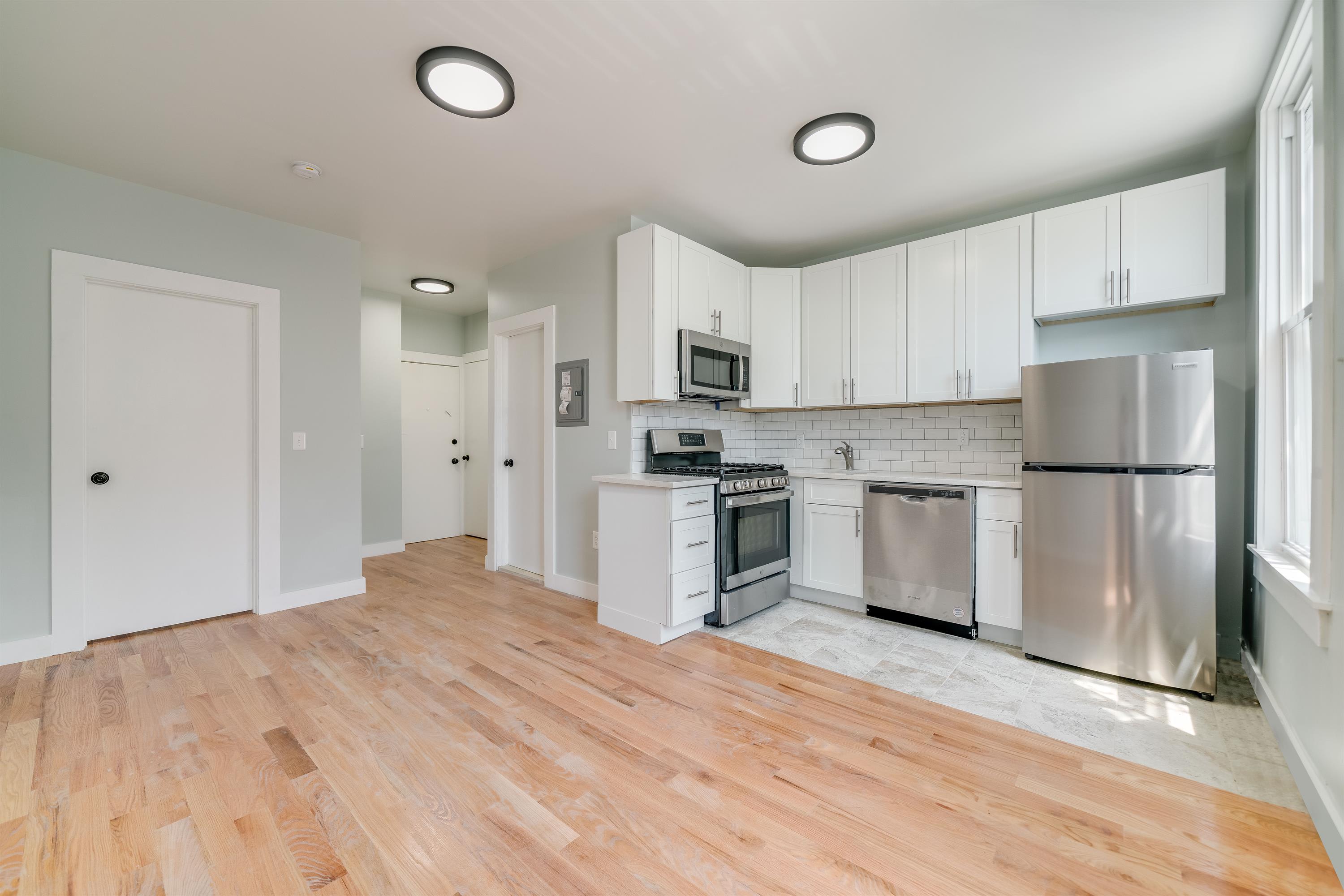 1139 Summit Aveapartment 4 – photo 1 of 249
