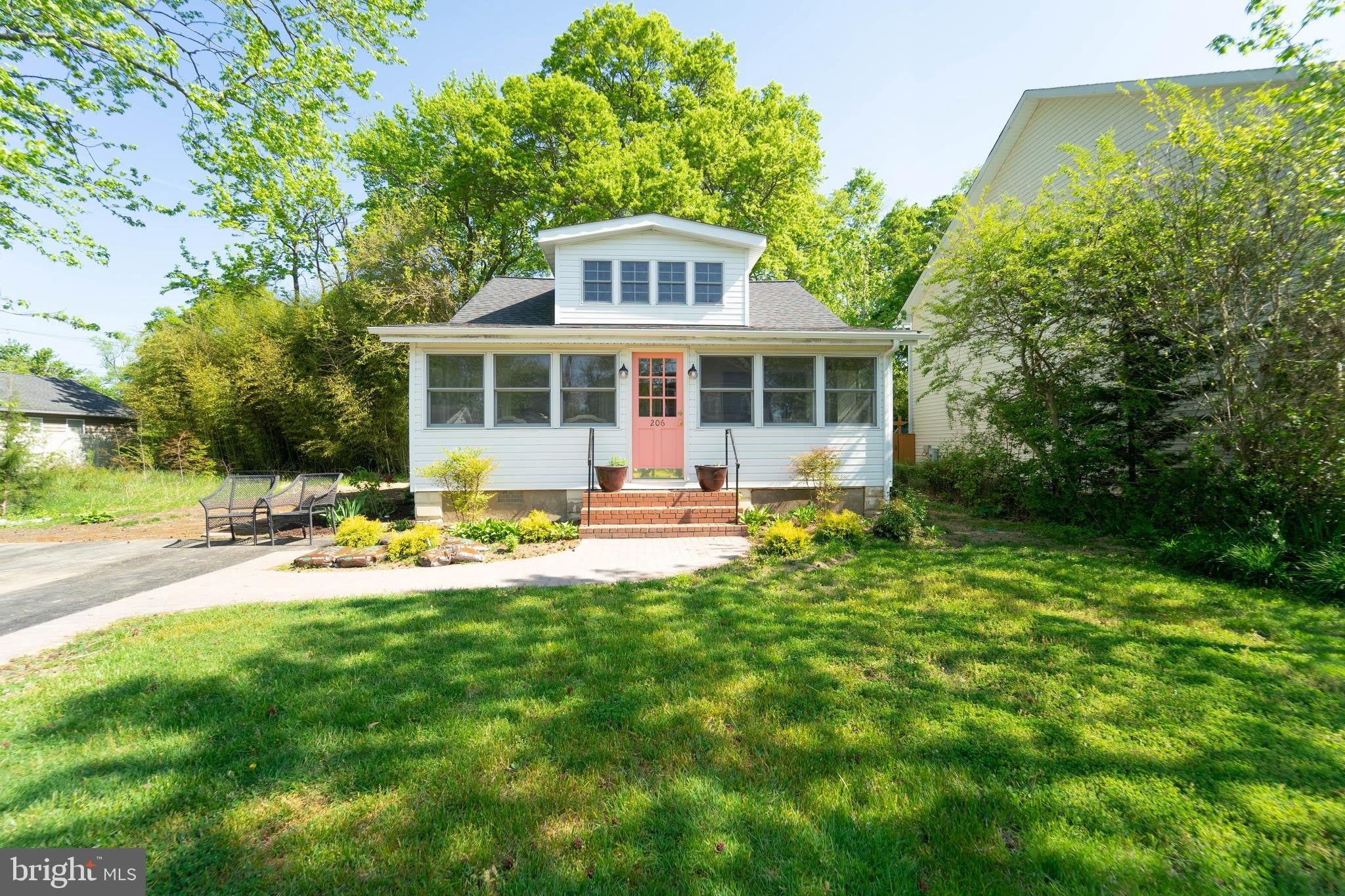 206 Linden Avenue – photo 1 of 43