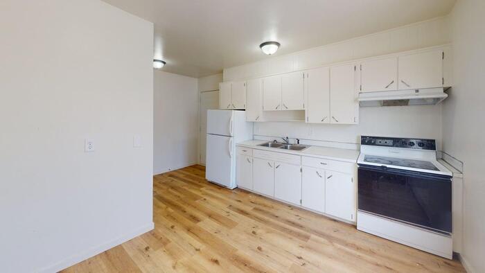 1405 2nd Avenue Northwest – photo 1 of 10