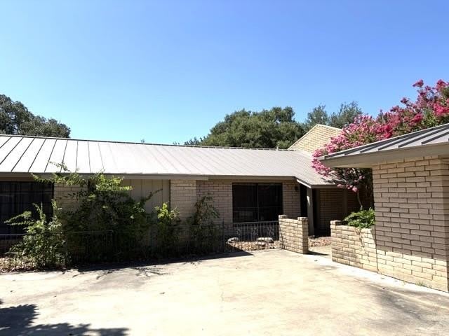 531 Fairway Court – photo 1 of 116