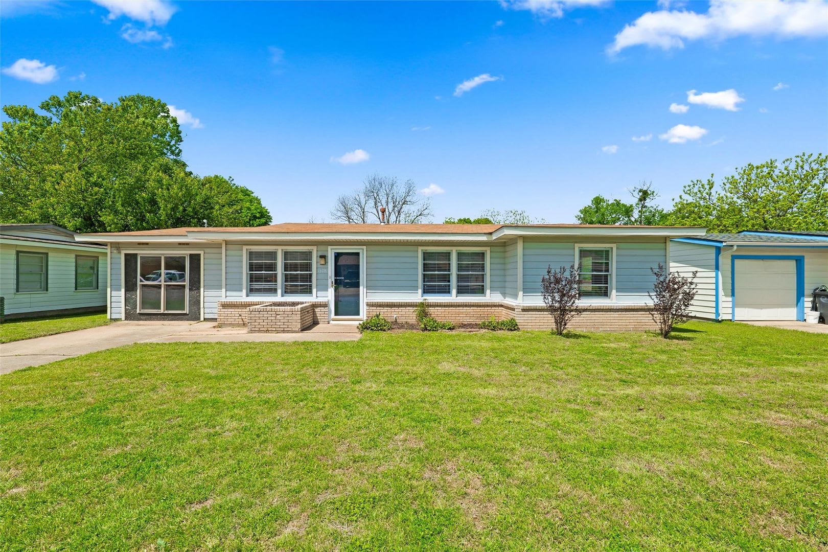 Classic in Cleburne – photo 1