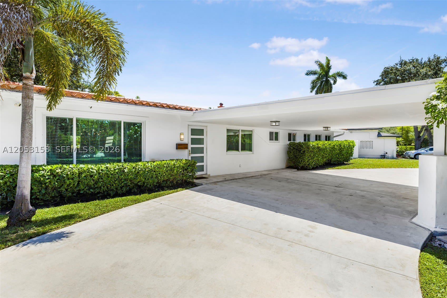11121 Griffing Blvd – photo 1 of 60