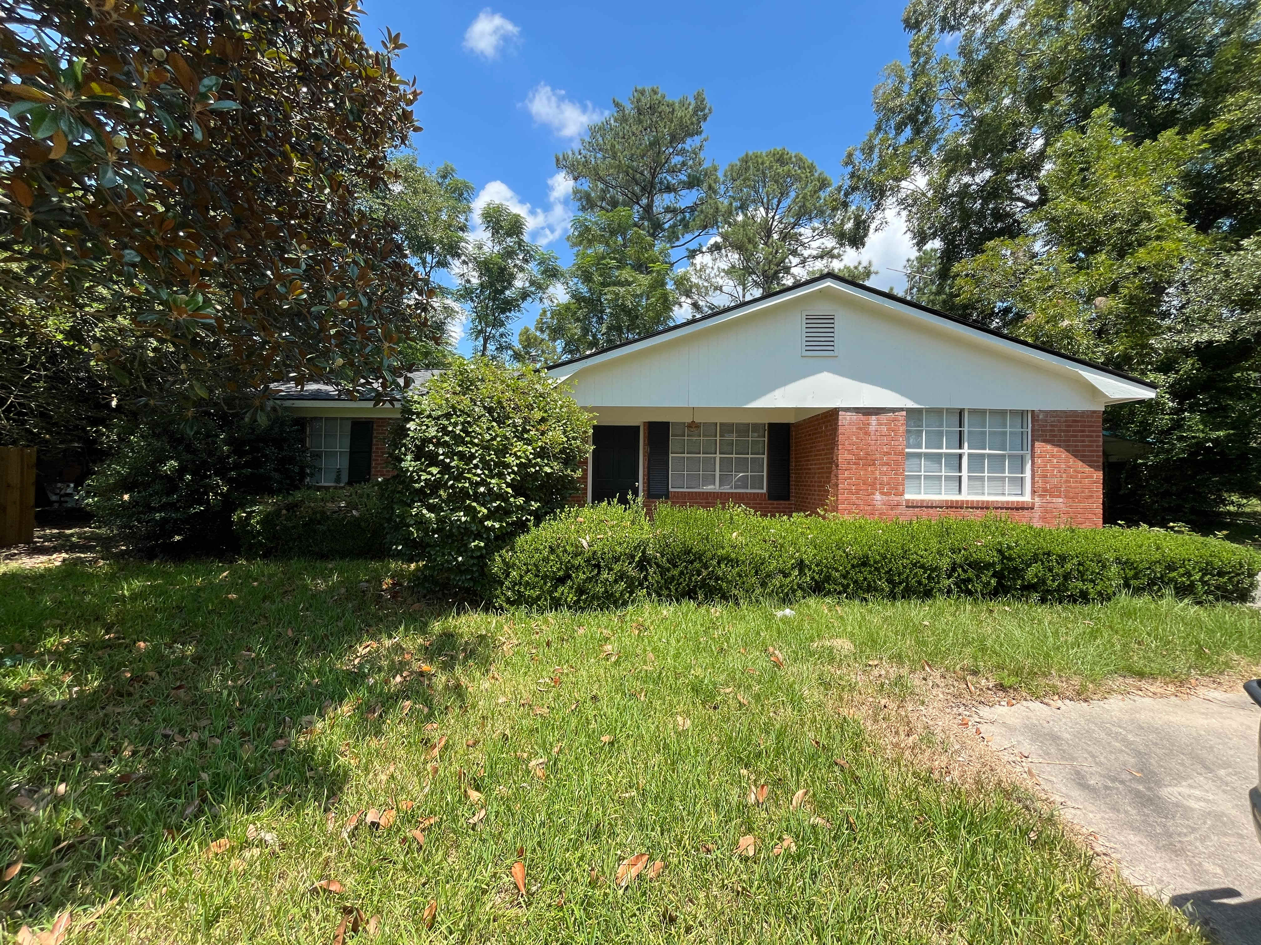 2293 Burkhalter Rd – photo 1 of 158