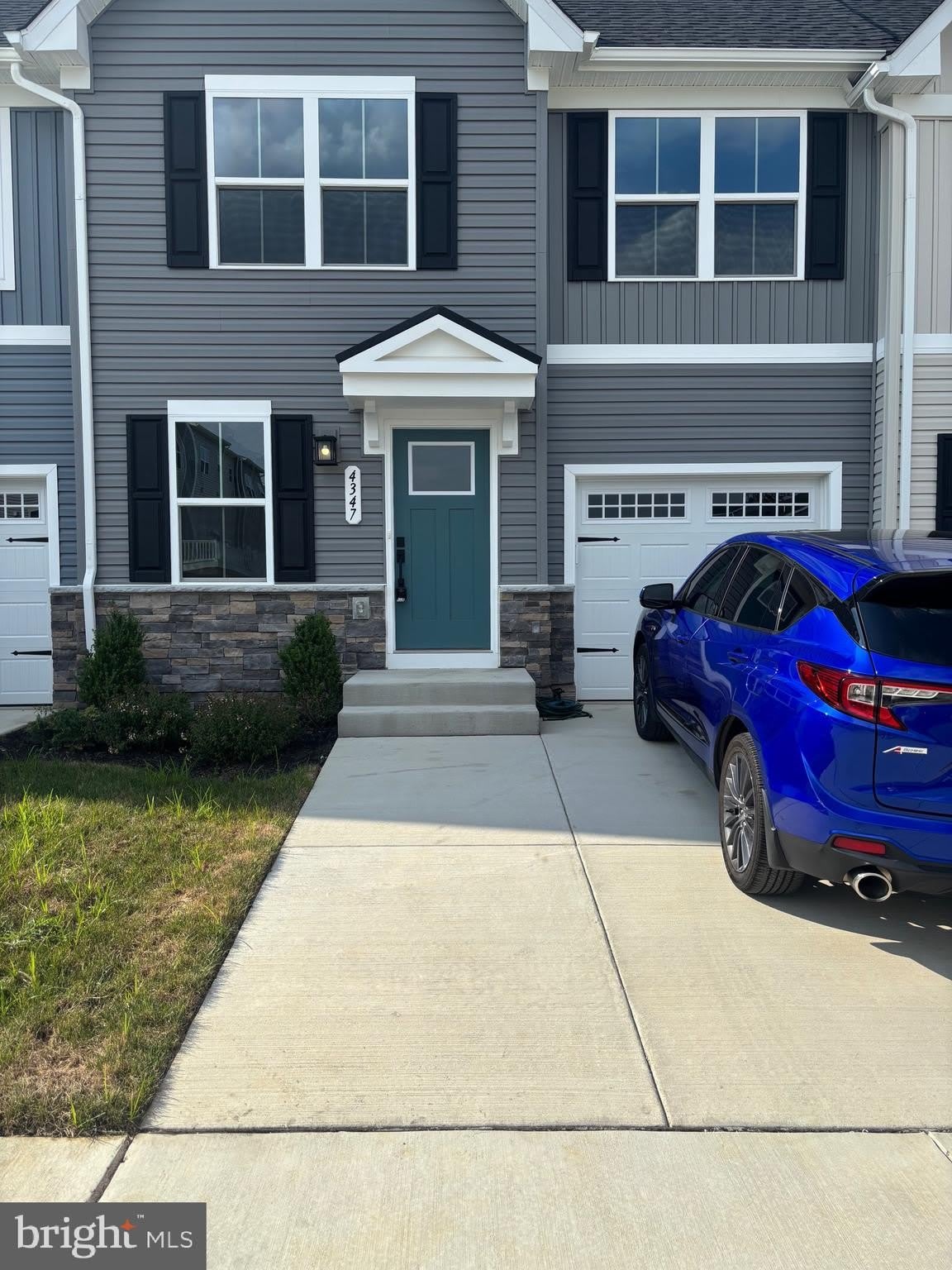 4347 SOUTHERBY Drive – photo 1