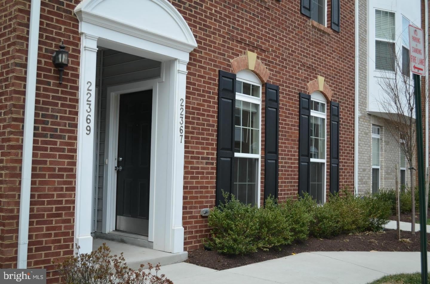 22367 CONCORD STATION Terrace – photo 1 of 20