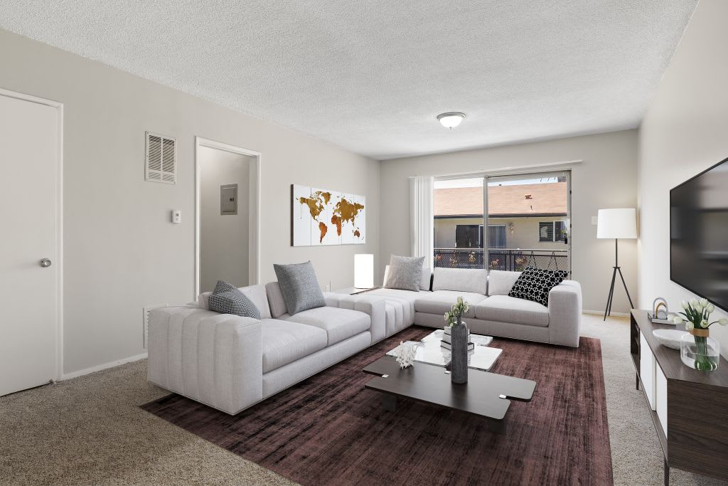 Roxanne Apartments – photo 1
