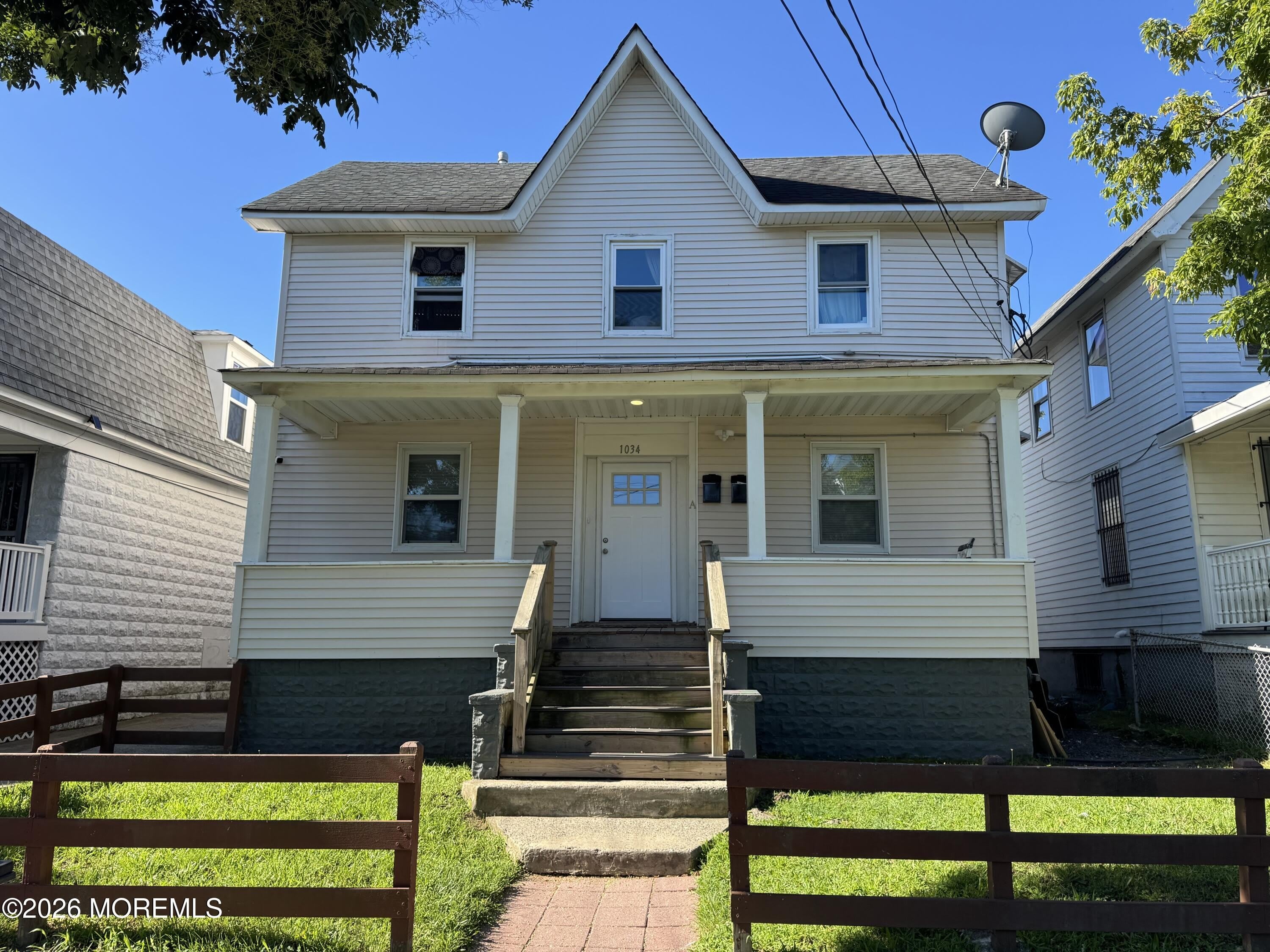 1034 Sewall Avenue – photo 1