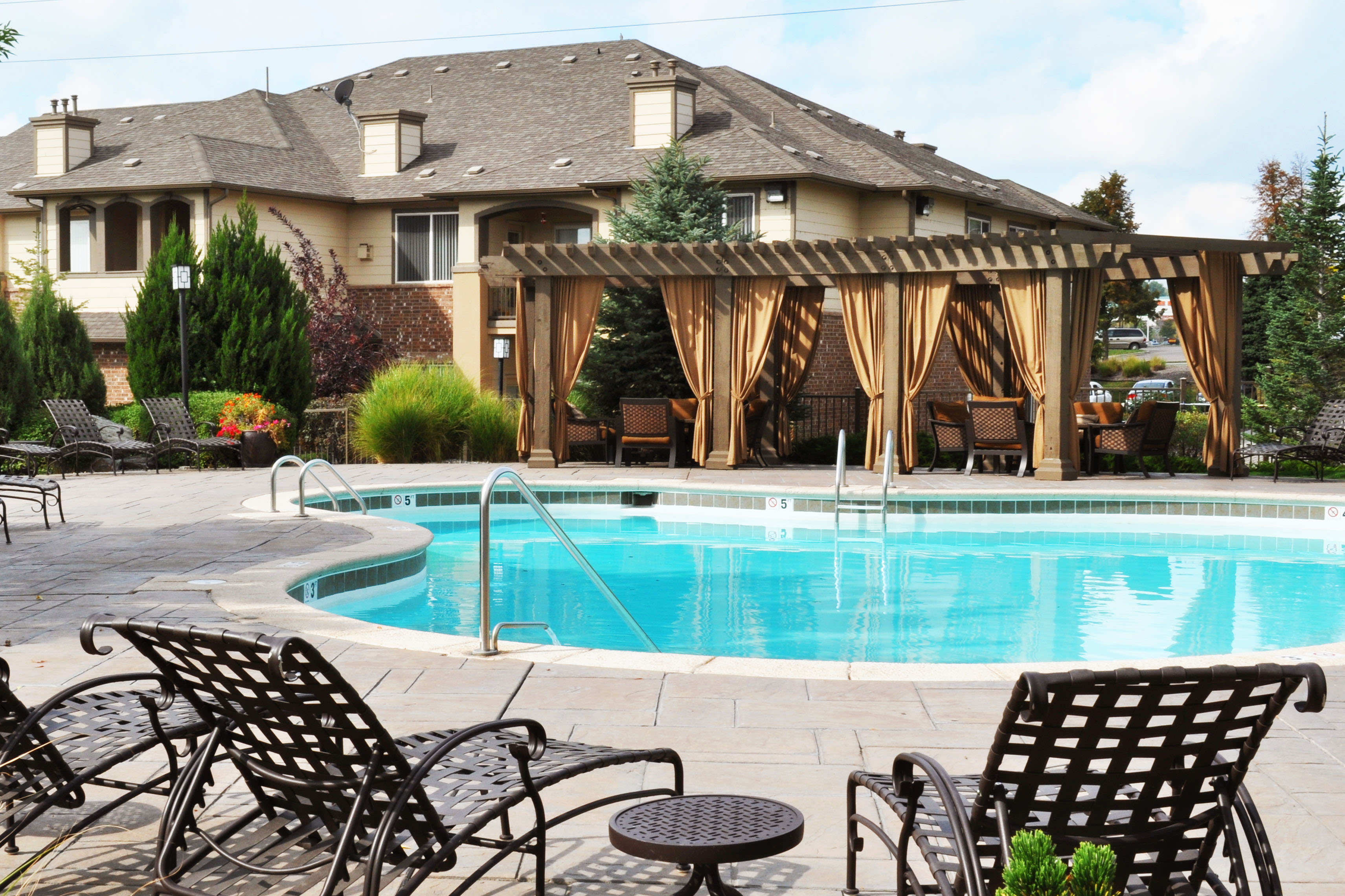 Rosemont West 84Th – photo 1 of 192
