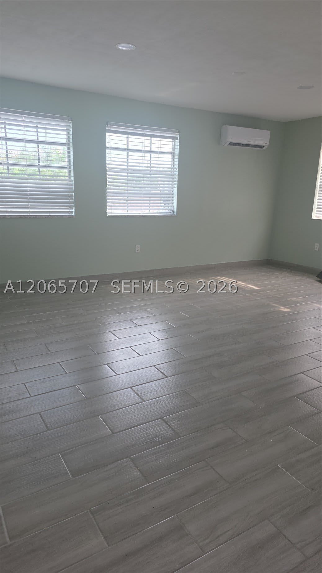 359 W 12th St – photo 1