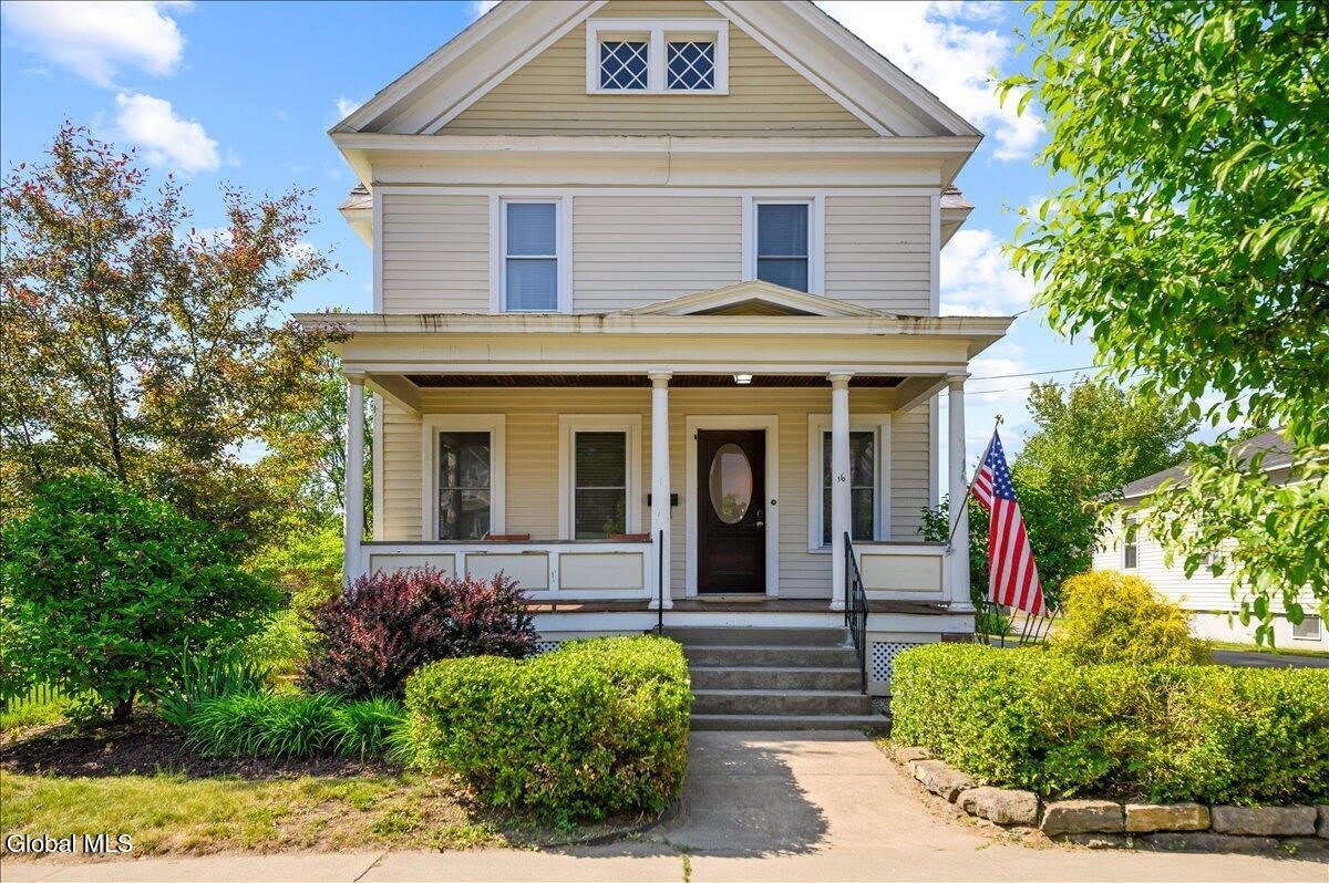 162 Lake Avenue – photo 1 of 297