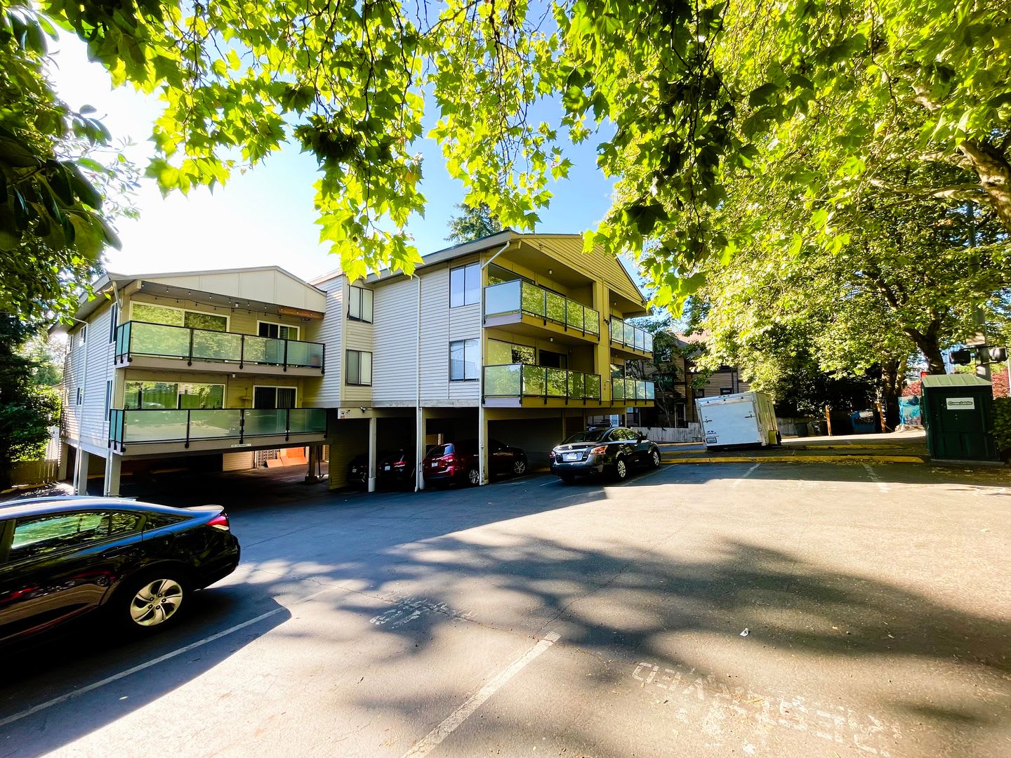 Prime Bellevue Way Location – Brookside Condos! – photo 1