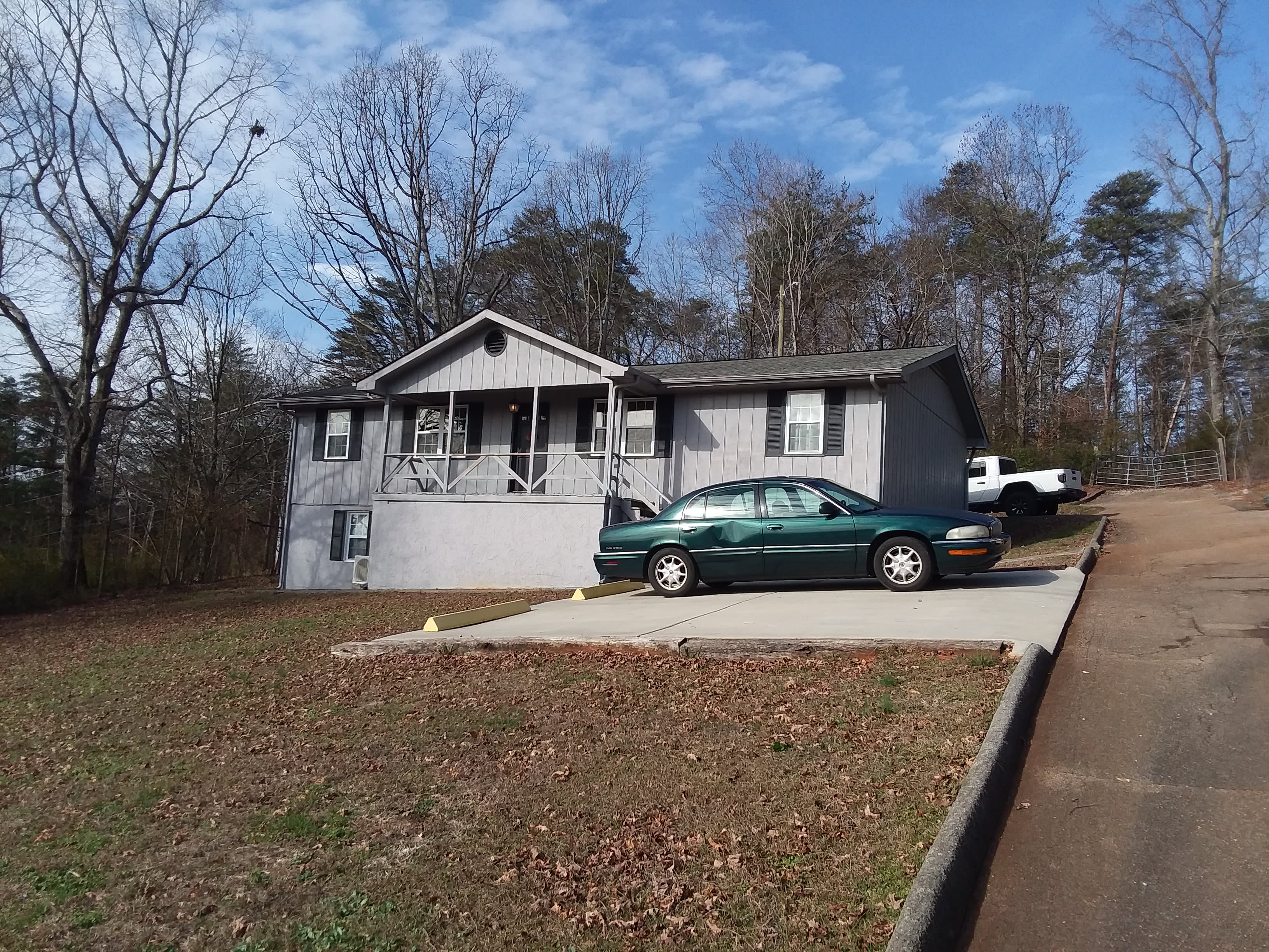 118 Watts Rd – photo 1 of 37
