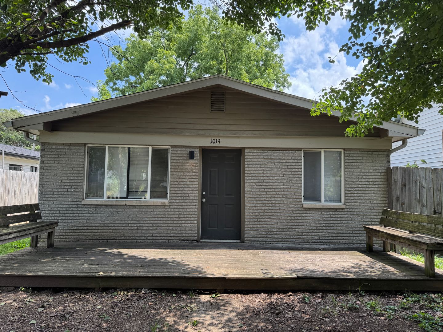 East Fountain Square 3 Bedrooms 1.5 Baths – photo 1