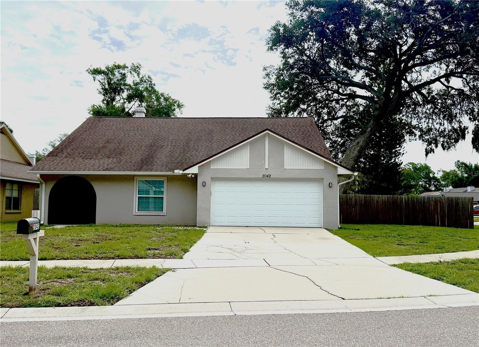2042 Shadow Pine Drive – photo 1