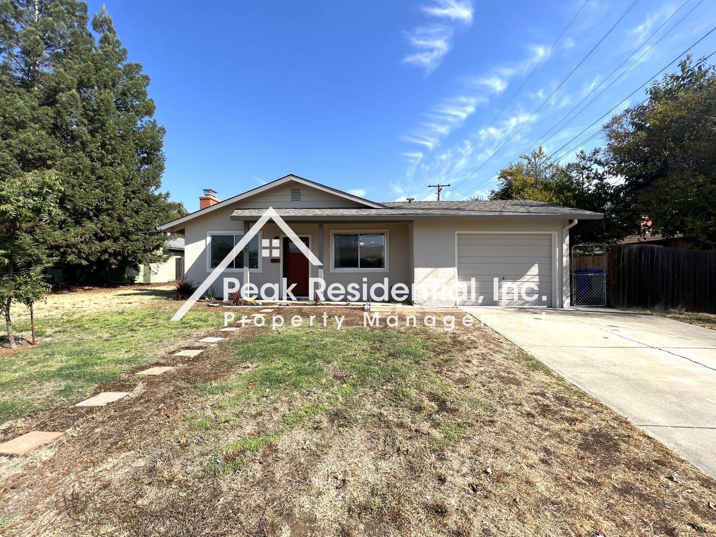Updated 3bd/1ba Folsm Home with Large Yard! – photo 1