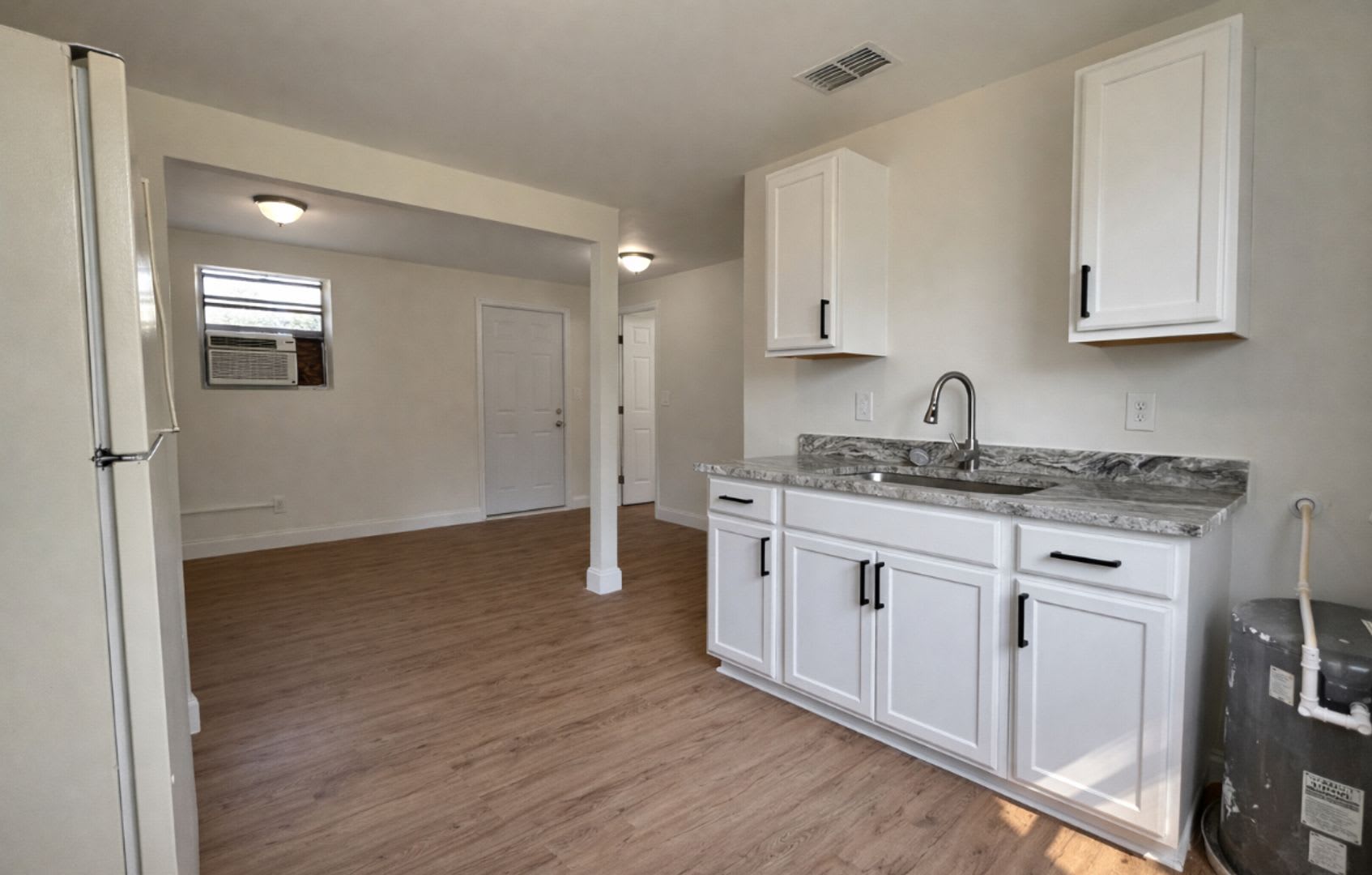 Beautifully Updated Annual Rental Move In Ready Great Location – photo 1 of 14