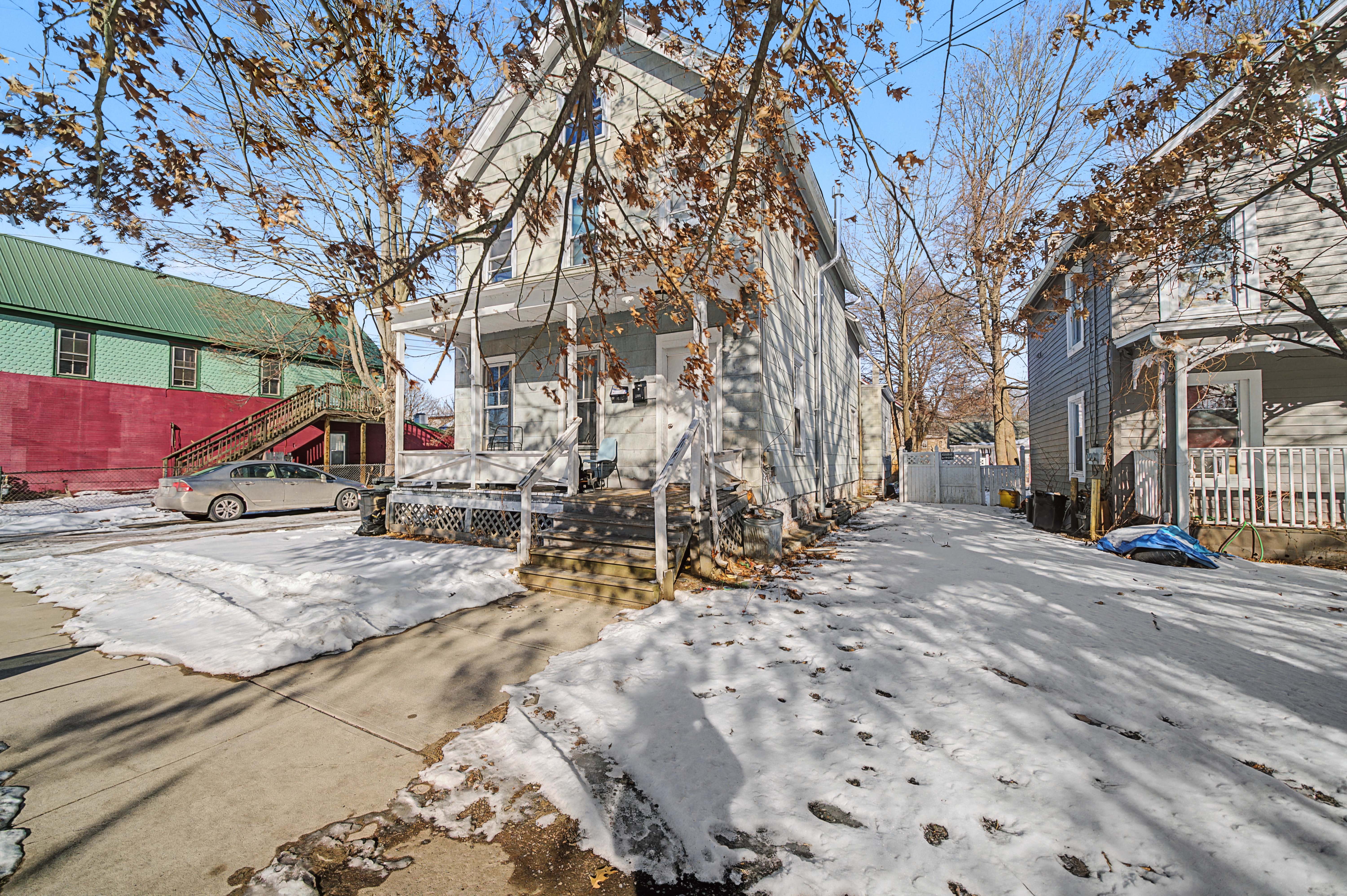 104 Ball St – photo 1 of 11