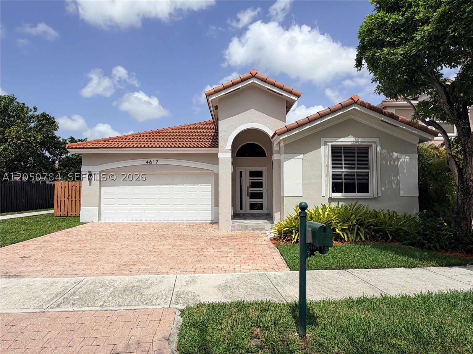4617 Nw 96Th Ave – photo 1