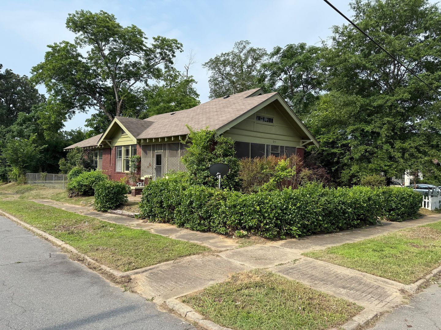 2301 W 17Th St Little Rock Ar 72202 Classic Character Large 3Br 1Ba W Den And Separate Dining Large Corner Lot – photo 1