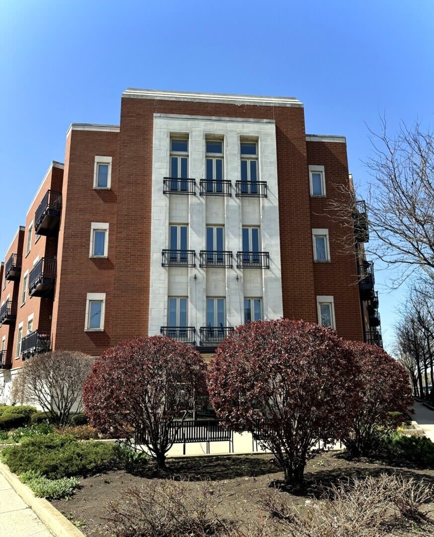 1075 W Roosevelt Road – photo 1